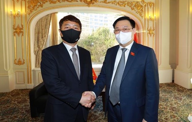 推动越韩关系走向深入务实